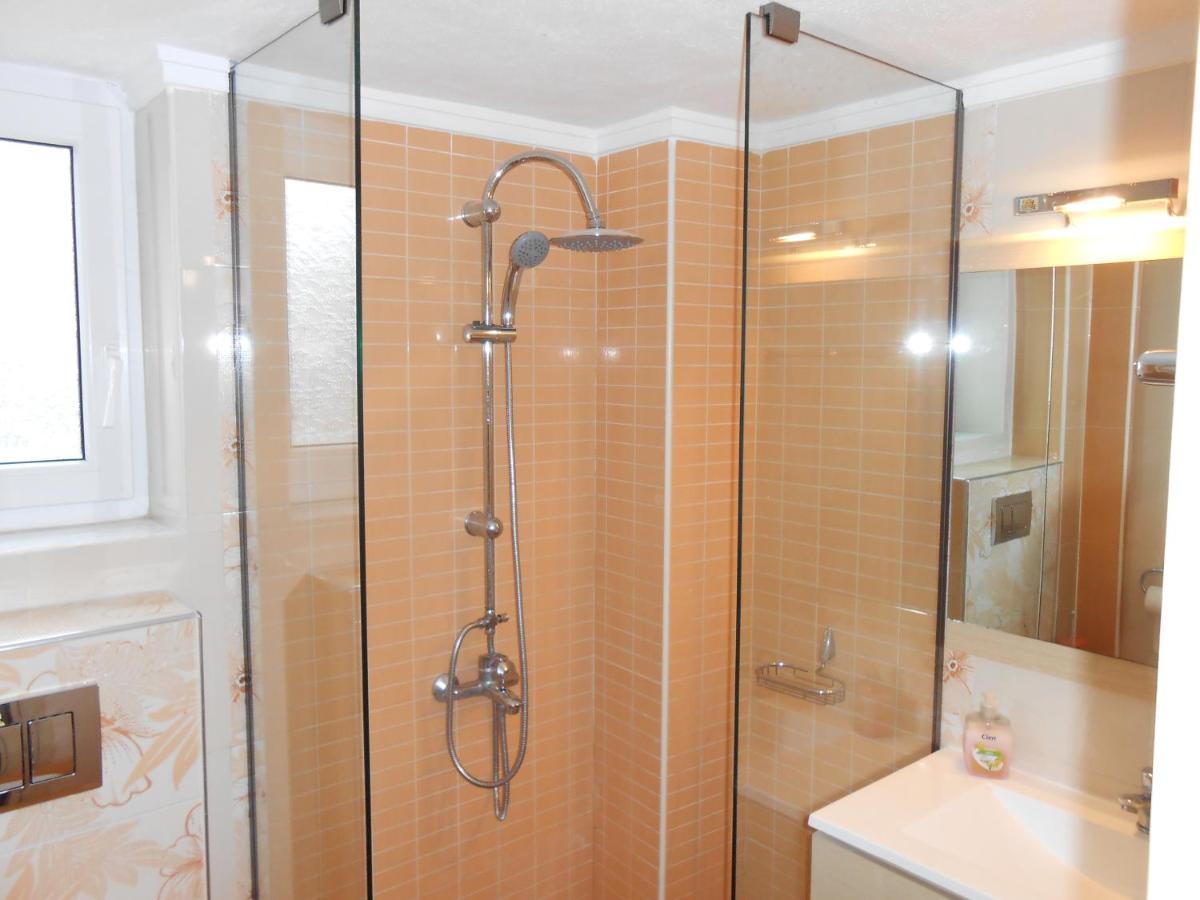 Excellent Villa 보우르보우로우 외부 사진
